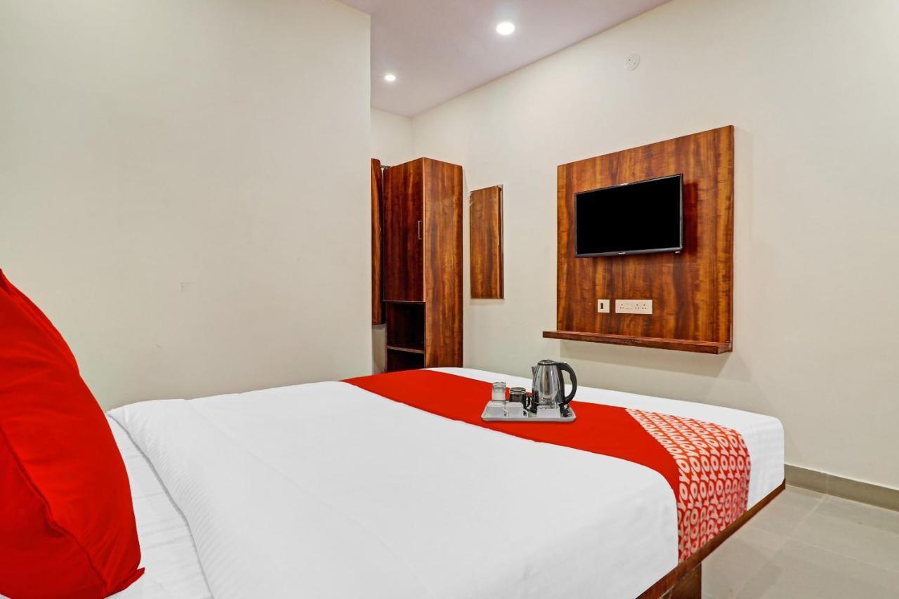 Hotel O Night Eye Hyderabad Exteriör bild