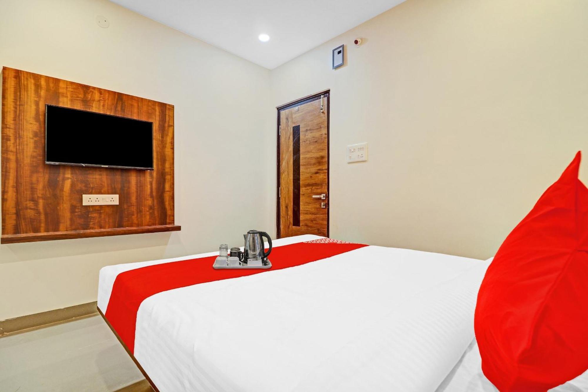 Hotel O Night Eye Hyderabad Exteriör bild