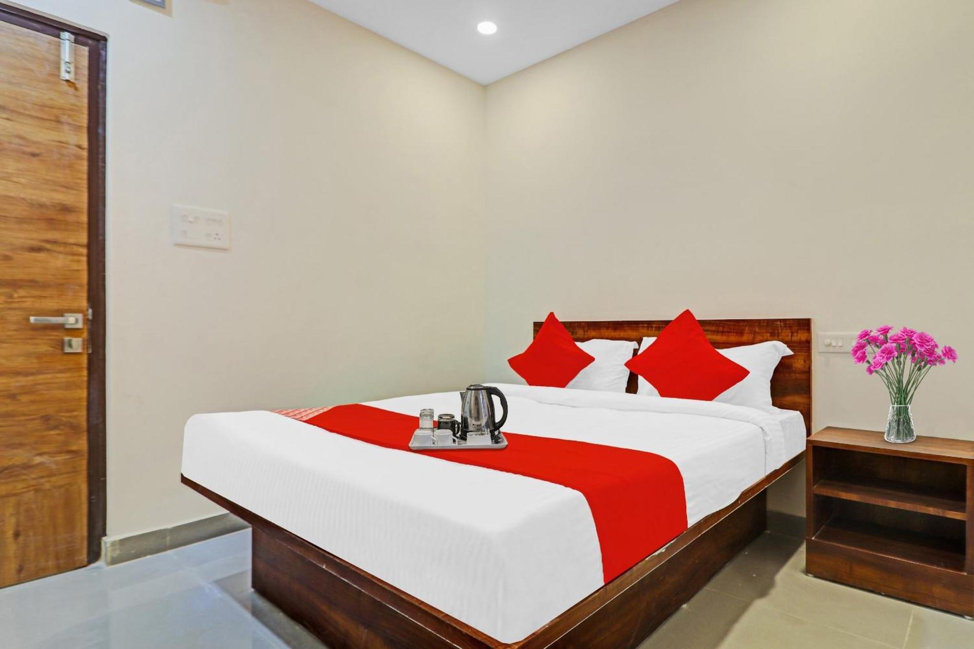 Hotel O Night Eye Hyderabad Exteriör bild