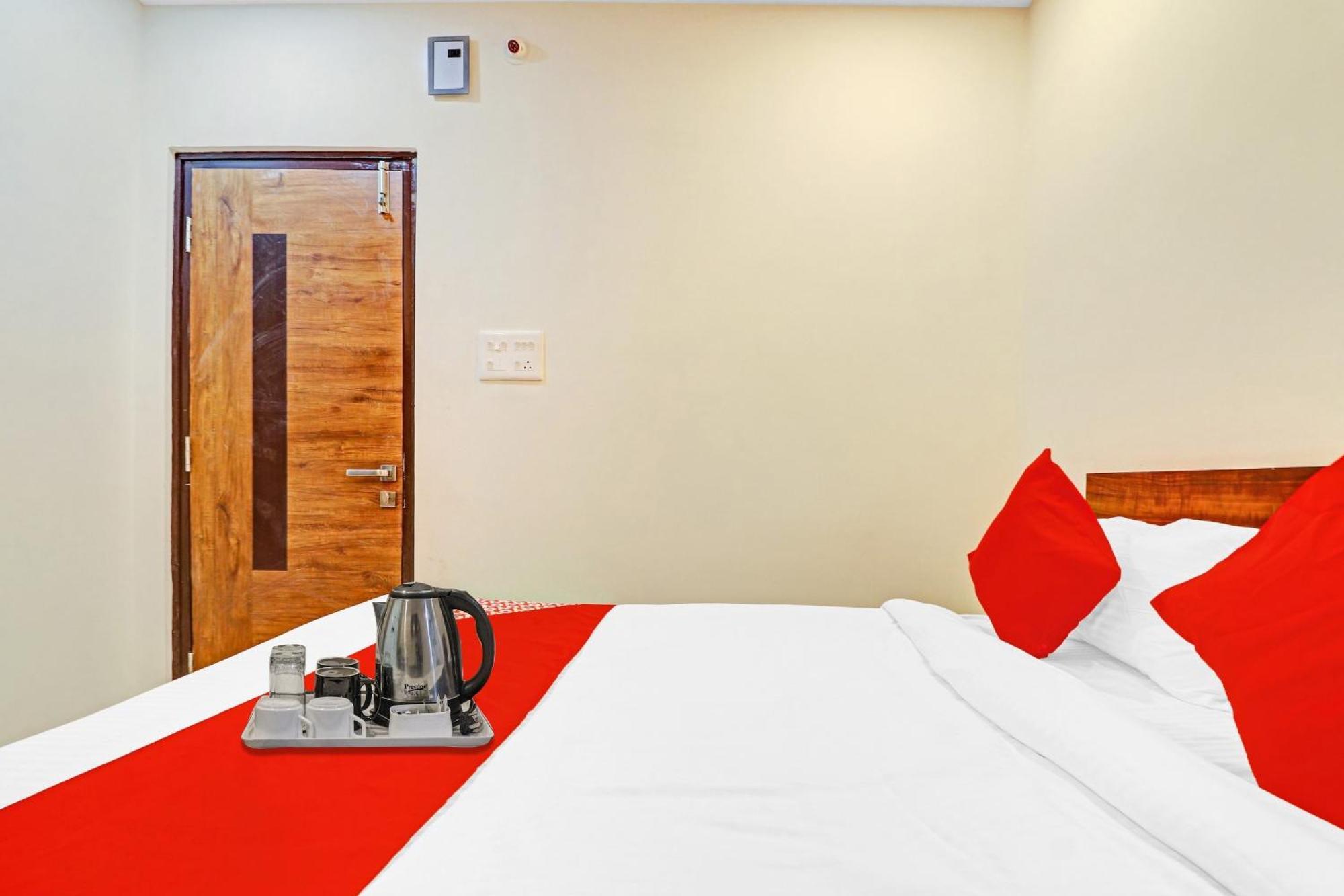 Hotel O Night Eye Hyderabad Exteriör bild