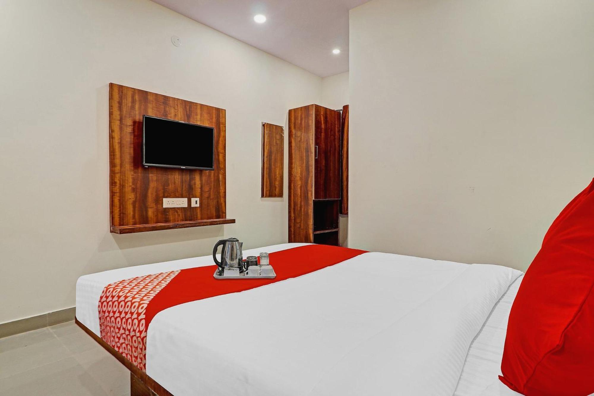 Hotel O Night Eye Hyderabad Exteriör bild