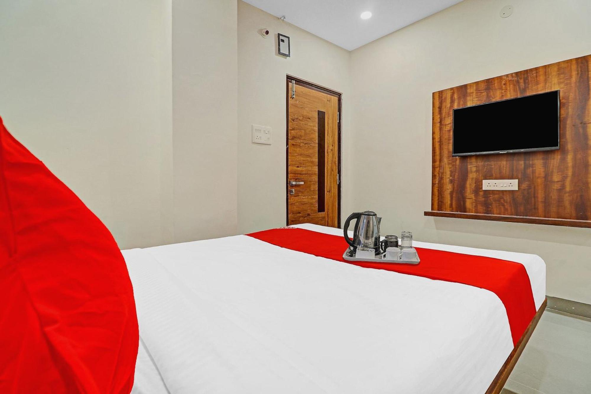 Hotel O Night Eye Hyderabad Exteriör bild