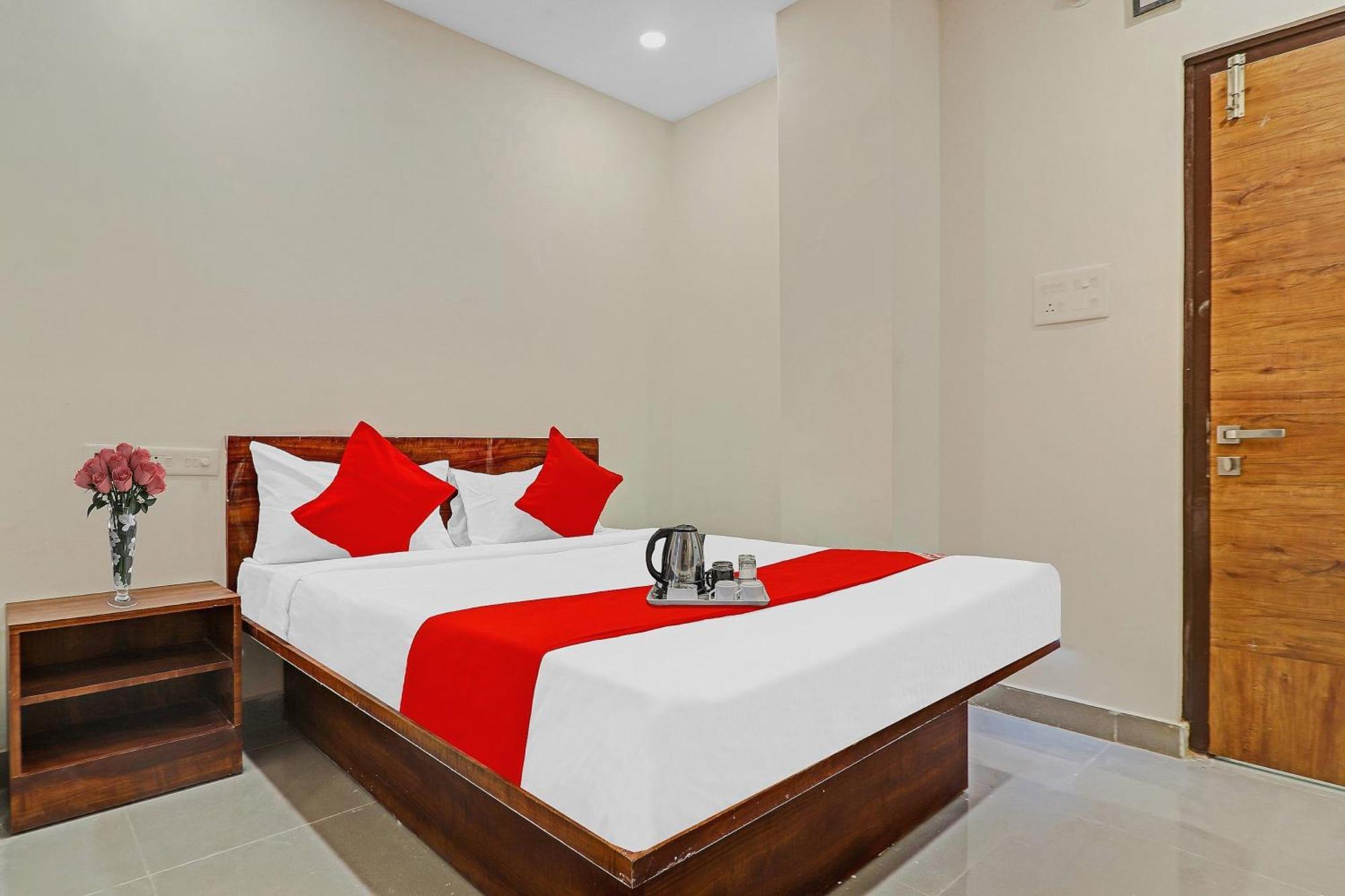 Hotel O Night Eye Hyderabad Exteriör bild